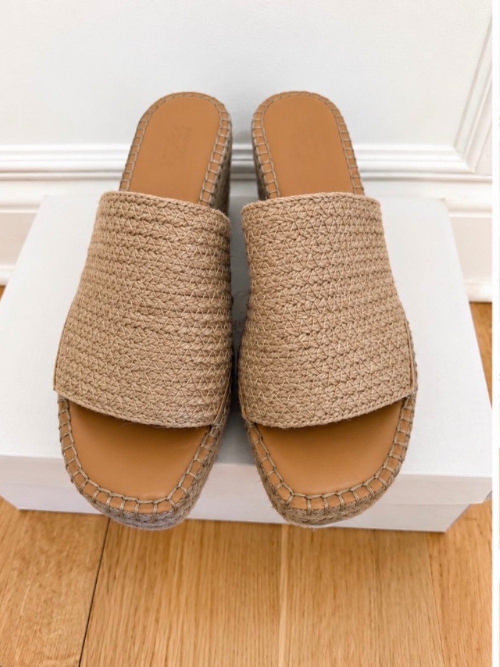 Report Claire Espadrille Wedge Sandals Size 7M